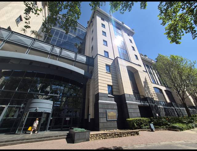 1,550M² OFFICE TO LET IN SANDTON CENTRAL